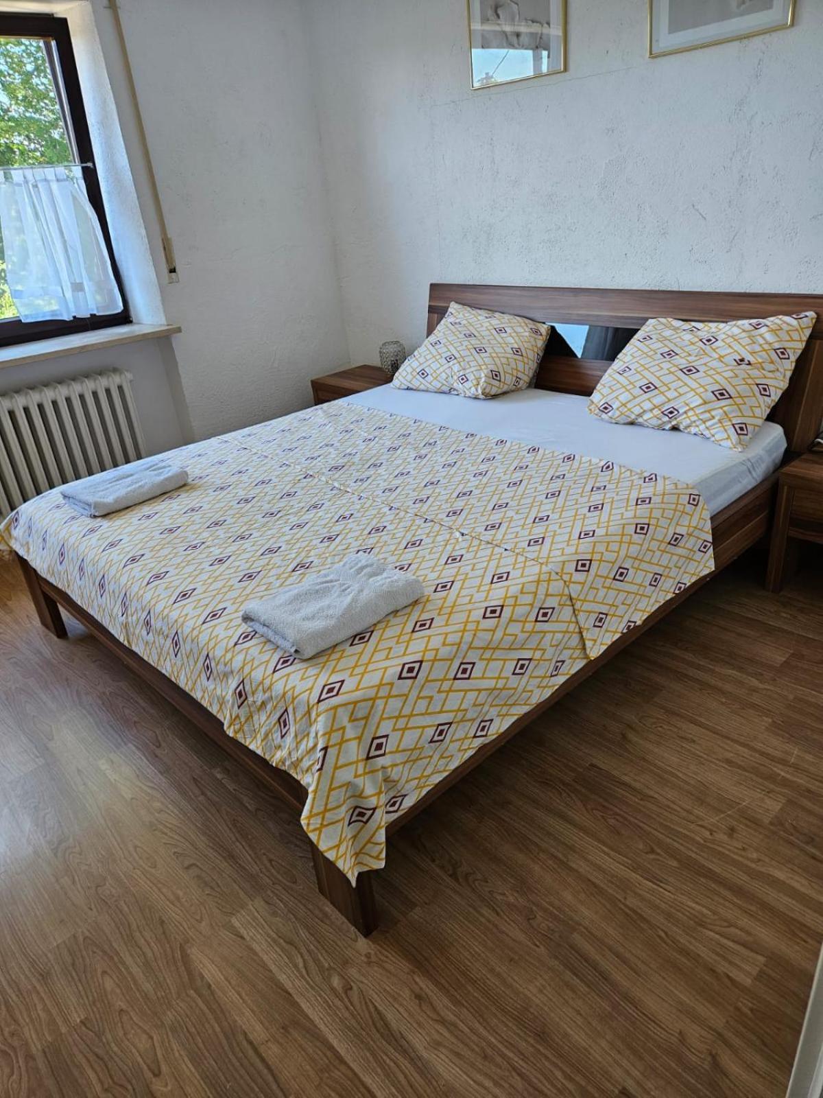 Gemuetliche Gaeste Suite Fuer Ruhige Naechte. Zentral Ichenhausen Extérieur photo